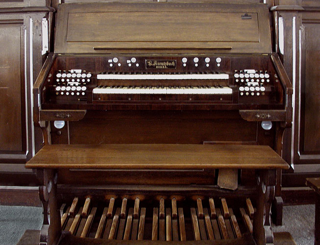 Spieltisch der Orgel Markranstädt